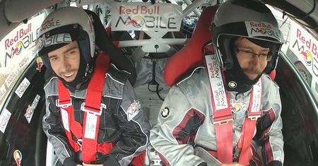 Play odpowiada na nju mobile - no limits w Red Bull Mobile
