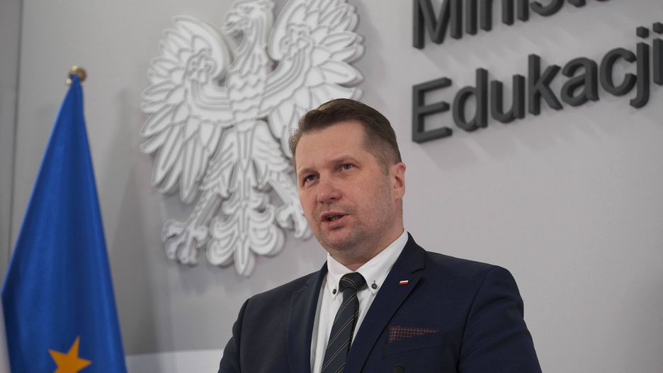 Powrót do przedszkoli i szkół. Czarnek podał możliwe daty