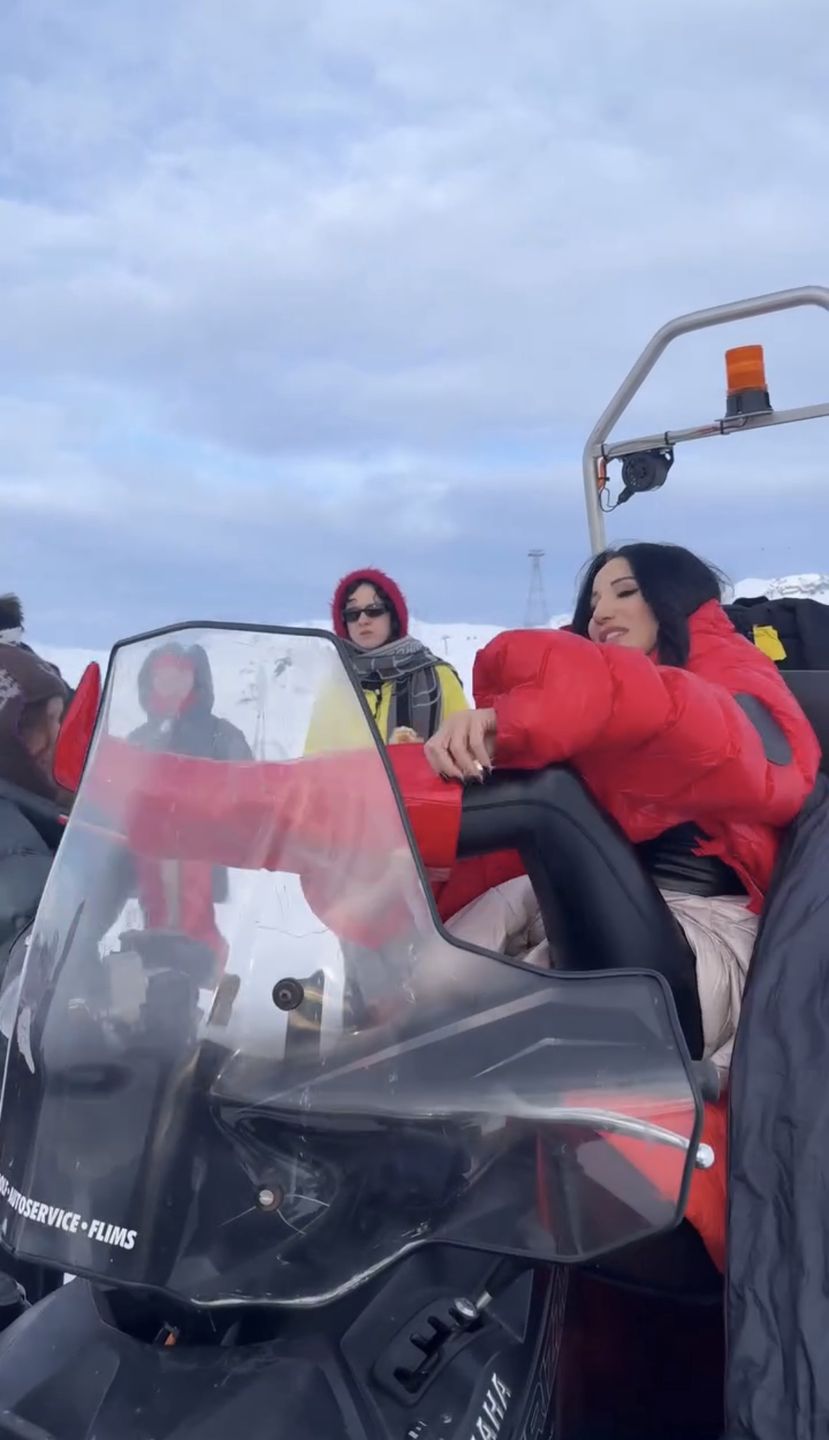 Justyna Steczkowska w szpilkach w górach