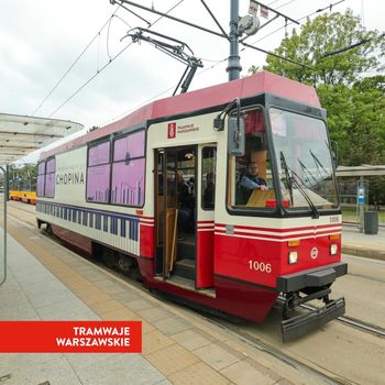Warszawa: Dwa chopinowskie tramwaje na torach miasta