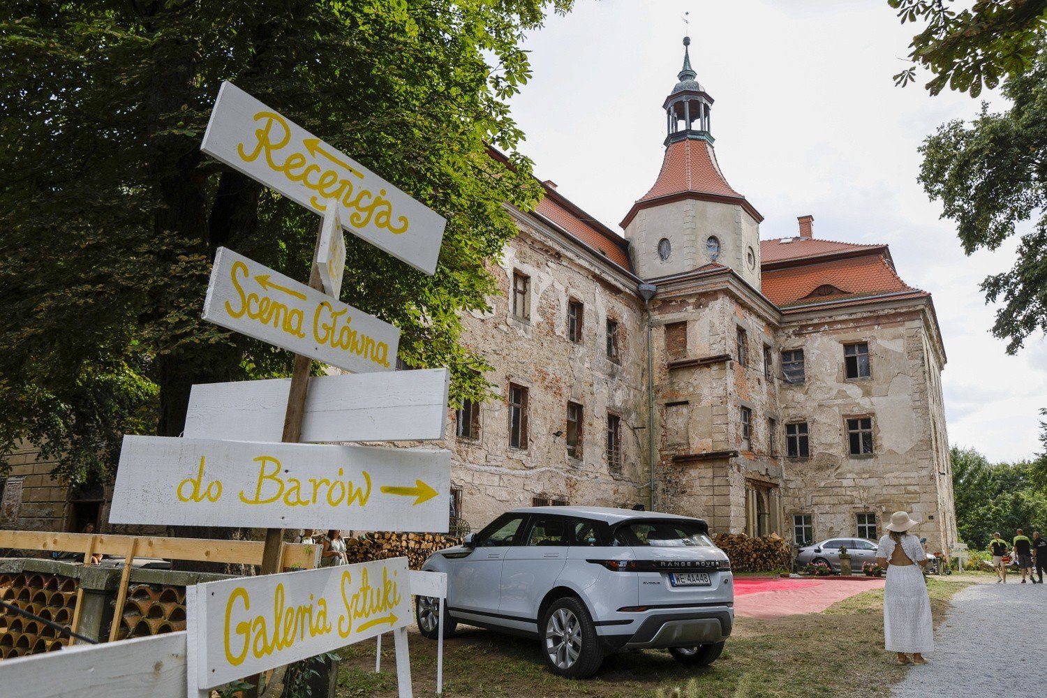 Aktor jest właścicielem XVIII wiecznego pałacu w Domanicach na Dolnym Śląsku.