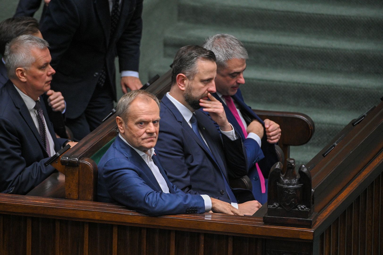 Donald Tusk, Tomasz Siemoniak, W�adys�aw Kosiniak-Kamysz, Krzysztof Gawkowski
Warszawa, 16.10.2024. Premier Donald Tusk (2L), szef MSWiA Tomasz Siemoniak (L), wicepremier, minister obrony narodowej W�adys�aw Kosiniak-Kamysz (2P) oraz wicepremier, minister cyfryzacji Krzysztof Gawkowski (P) na sali plenarnej Sejmu w Warszawie, 16 bm. Prezydent Duda wyg�osi� podczas posiedzenia izby or�dzie w zwi�zku z rocznic� wybor�w parlamentarnych z 2023 roku. (amb) PAP/Marcin Obara
Marcin Obara
obrady Sejmu, or�dzie prezydenta, polityk, polityka, posiedzenie Sejmu, sejm, 10, 10., kaadencji, kadencja, sala plenarna, X