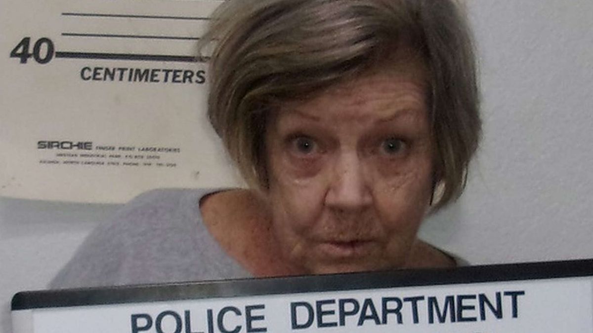 Mimo że ma 78 lat, próbowała napaść na bank. Nie uszło jej to płazem