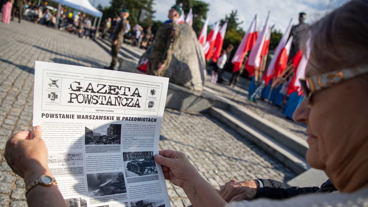 Gazeta Powstańcza podczas obchodów 