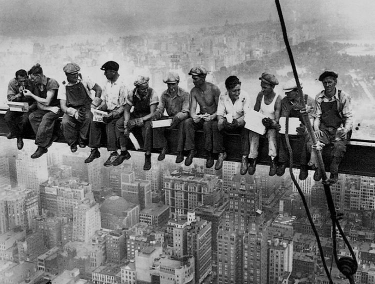 Men at Work, 1932 r.