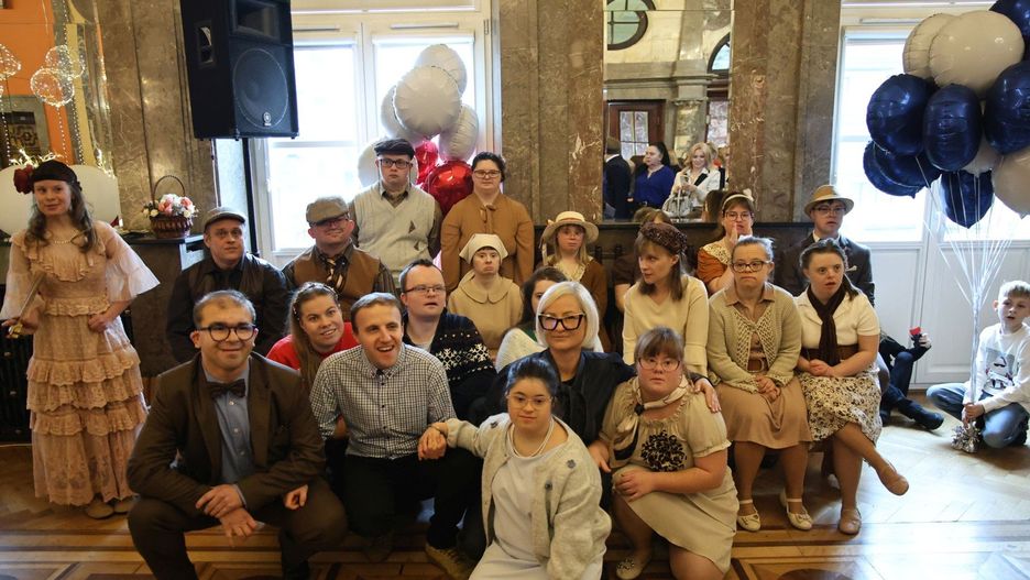 W wydarzeniu udział wzięły osoby z niepełnosprawnościami. Łącznie ponad 300 osób.