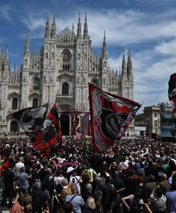 Okrzyki i tłumy na pogrzebie Berlusconiego