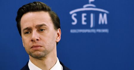 Bosak uderza w PiS. "To się rozejdźcie"