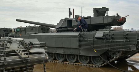 Rosjanie chwalą się Armatą. Nadal nikt nie widział jej na froncie