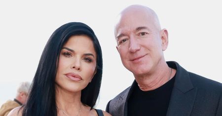 Kulisy trzydniowego ślubu stulecia Jeffa Bezosa i Lauren Sanchez: "Na jedno wydarzenie obowiązuje dress code w postaci piżamy"