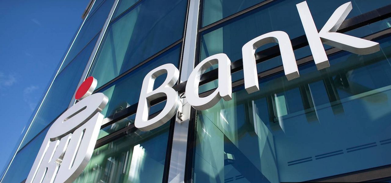PKO BP ostrzega: oszuści podszywają się pod pracowników banku