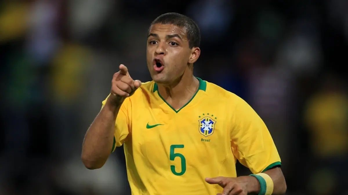 Felipe Melo w barwach reprezentacji Brazylii