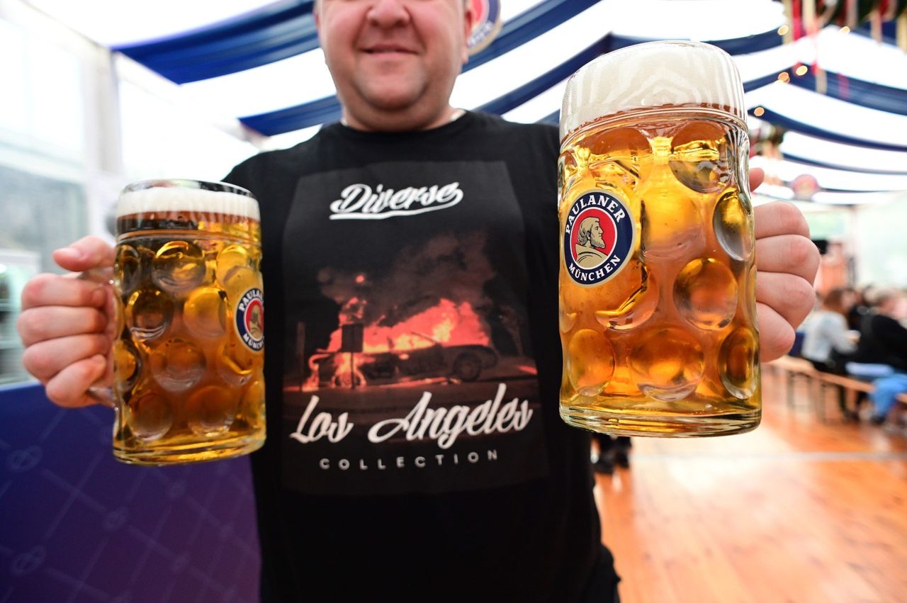 Warszawa: Rozłożą gigantyczny namiot. Nadchodzi warszawski Oktoberfest