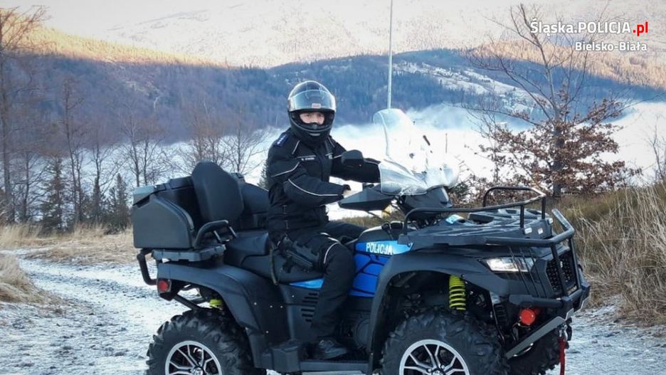 Nowy pojazd policji w Szczyrku żadnego terenu się nie boi.