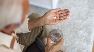 Tabletki zamiast czekoladek? Zanim kupisz, koniecznie przejrzyj listę leków