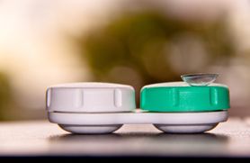 Rzekomosoczewkowość – przyczyny, objawy i leczenie 