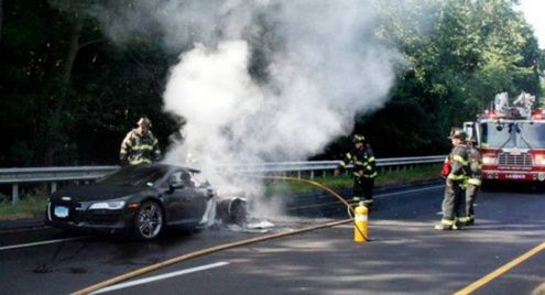 Wygrał $25 mln. Stracił Audi R8 w pożarze!