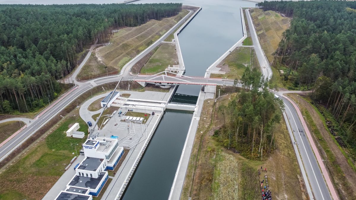 Aerial drone view of the newly build waterway connecting the Vistula Lagoon with the Gulf of Gdansk (Przekop Mierzei Wislanej) is seen in Nowy Swiat on 10 September 2022 Controversial The Vistula Spit canal is a canal across the Polish section of the Vistula Spit that will create a second connection between the Vistula Lagoon and Gdansk Bay. Official oppening by the pOlish government is planned on 17th Sept. in the Soviet Union agression on Poland in 1939 anniversary. (Photo by Michal Fludra/NurPhoto via Getty Images)