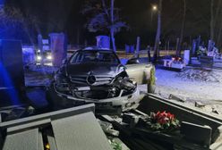 Mercedesem wjechał w cmentarz i staranował nagrobki. Zaraz potem uciekł