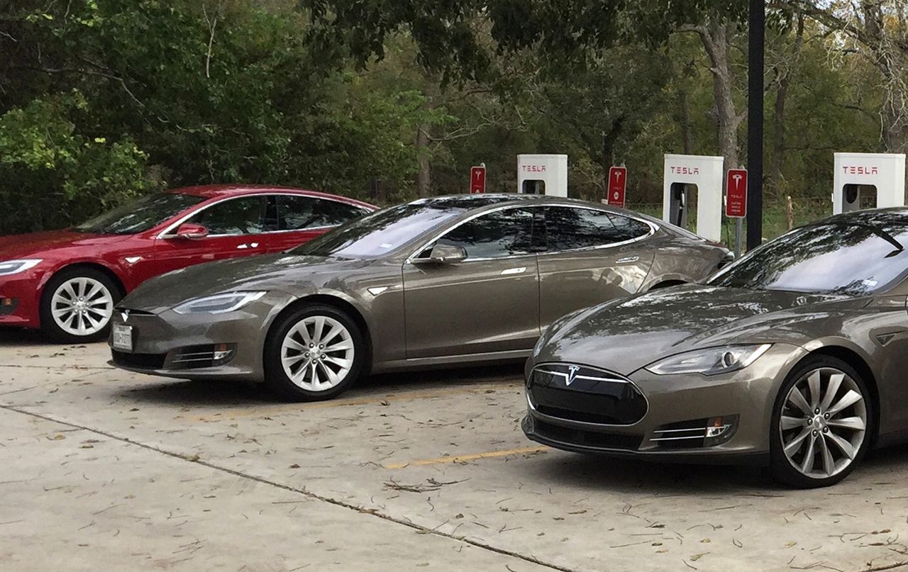 Samochód wyświetlił mu komunikat. Koszt naprawy przekroczył 200 tys. zł