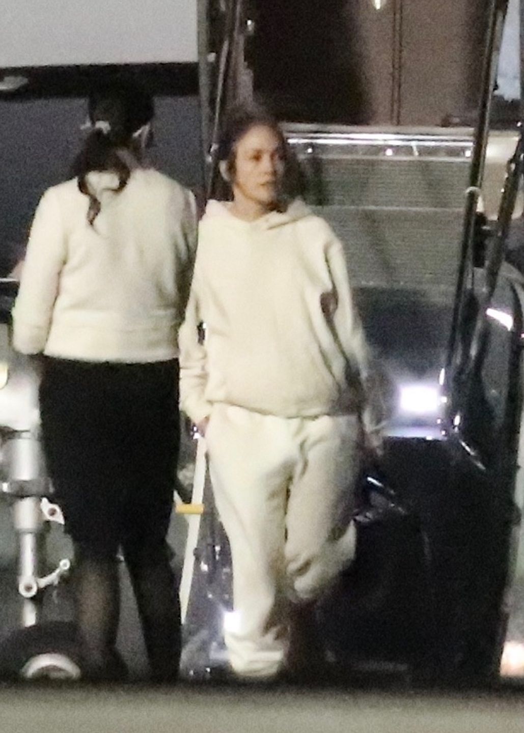 Jennifer Lopez i Ben Affleck wysiadają z prywatnego odrzutowca