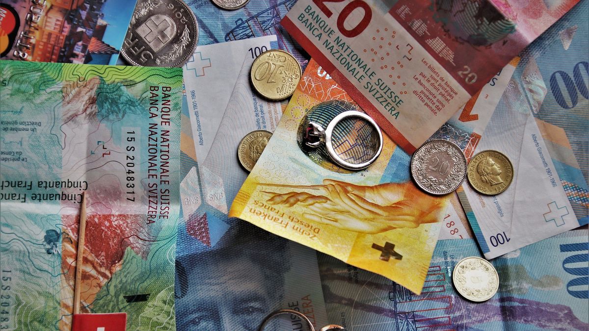 Złoty w ciągu kilku dni wyraźnie umocnił się względem szwajcarskiej waluty.