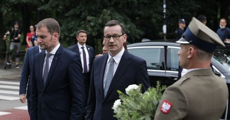 Grupa Wyszehradzka. Premier Czech przekazał Morawieckiemu "pałeczkę sztafety"
