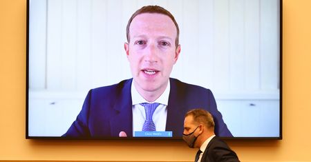 Facebook stanie przed sądem za kupno Instagrama? Strategia okazała się problemem