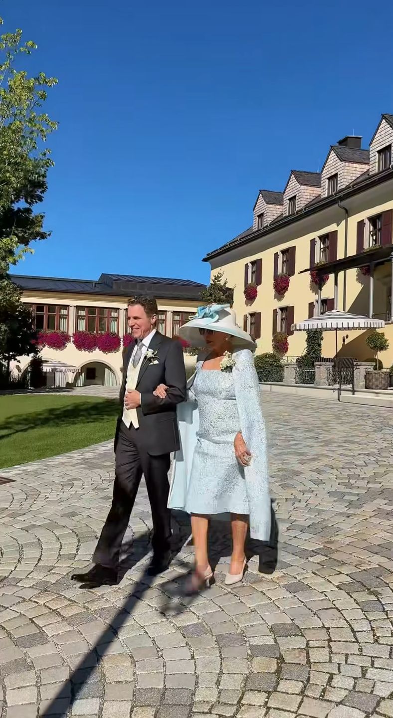 Joan Collins poprowadziła syna do ołtarza