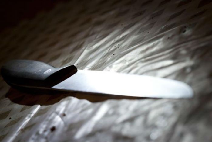 Toruń: Pijany mężczyzna ugodził nożem swoją krewną podczas kłótni. Kobieta nie żyje