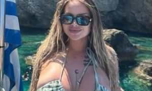 Ewel0na wspomina greckie wakacje, publikując fotkę w bikini