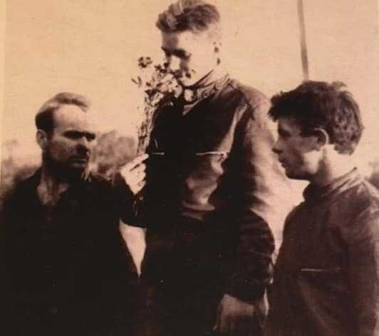 Zdjęcie z podium pierwszych zawodów o tytuł mistrza Łotwy w Daugavpilis (1965), które wygrał Reino.