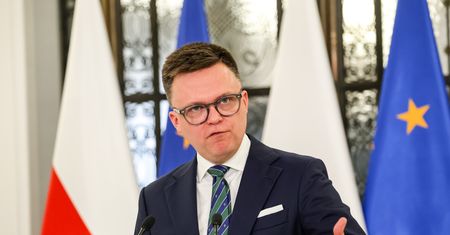 Ozdoba uderza w Szymona Hołownię. "Parlament stał się cyrkiem"
