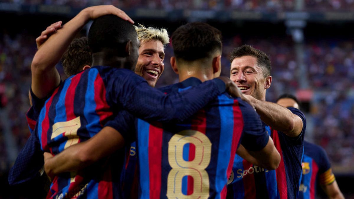 Zdjęcie okładkowe artykułu: Getty Images / Alex Caparros / Na zdjęcu: piłkarze FC Barcelony