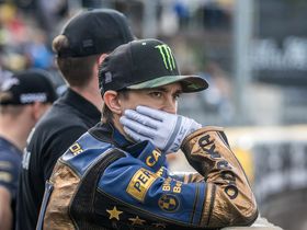 Stal nie może zatwierdzić Holdera. Kolejne problemy klubu