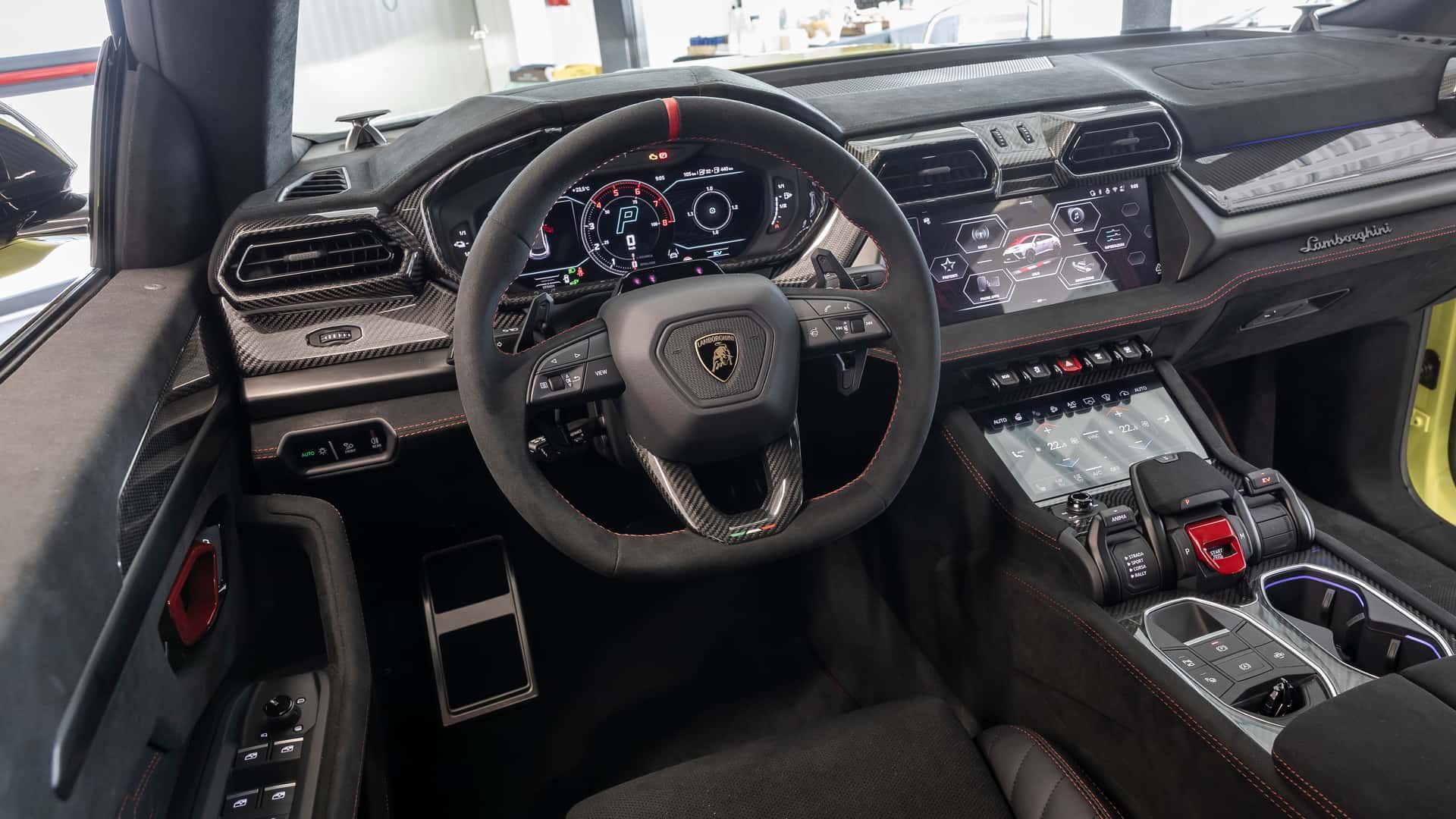 Lamborghini Urus SE Performante
