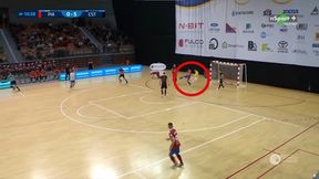 Bramkarz dobił Piasta Gliwice. Chwycił piłkę i po chwili strzelił gola! [WIDEO]