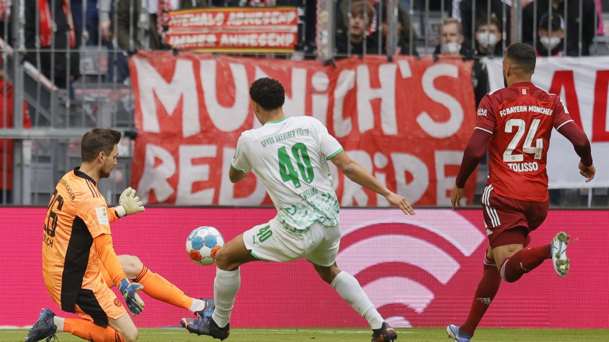 Na zdjęciu od lewej: Sven Ulreich, Jamie Leweling i Corentin Tolisso