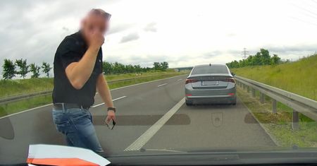 Sceny na S3. Zaczął hamować i doszło do kolizji. W sieci aż wrze
