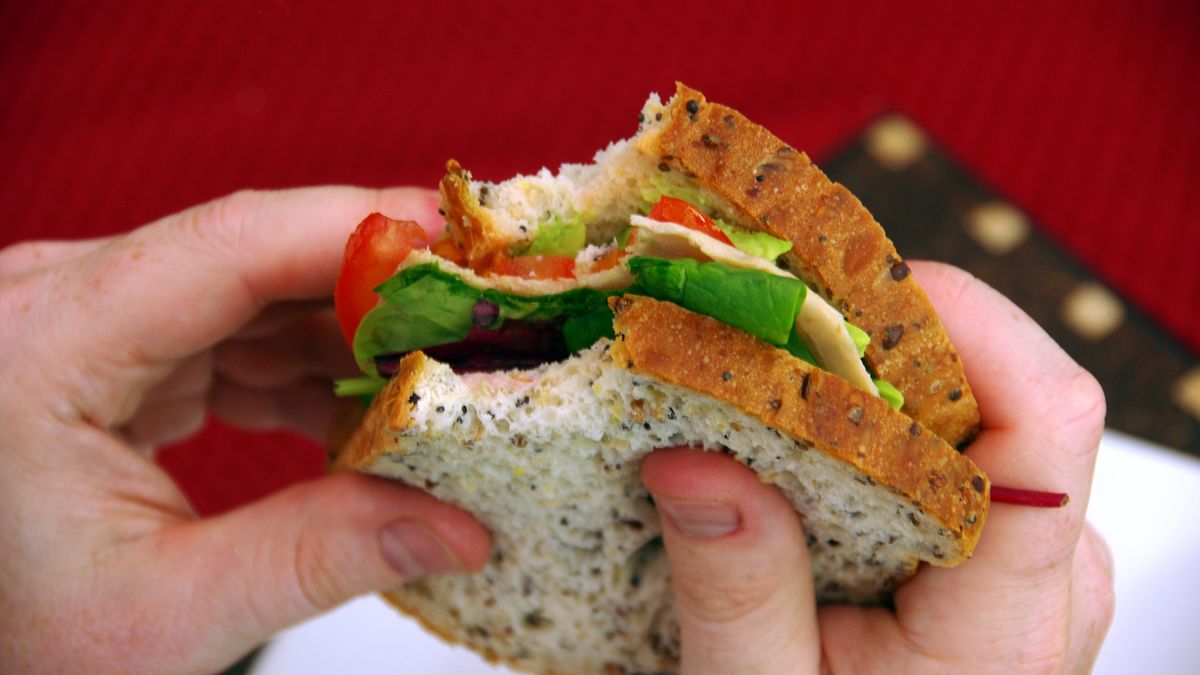 Ograniczenie godzin jedzenia sprzyja trwałej redukcji masy ciała