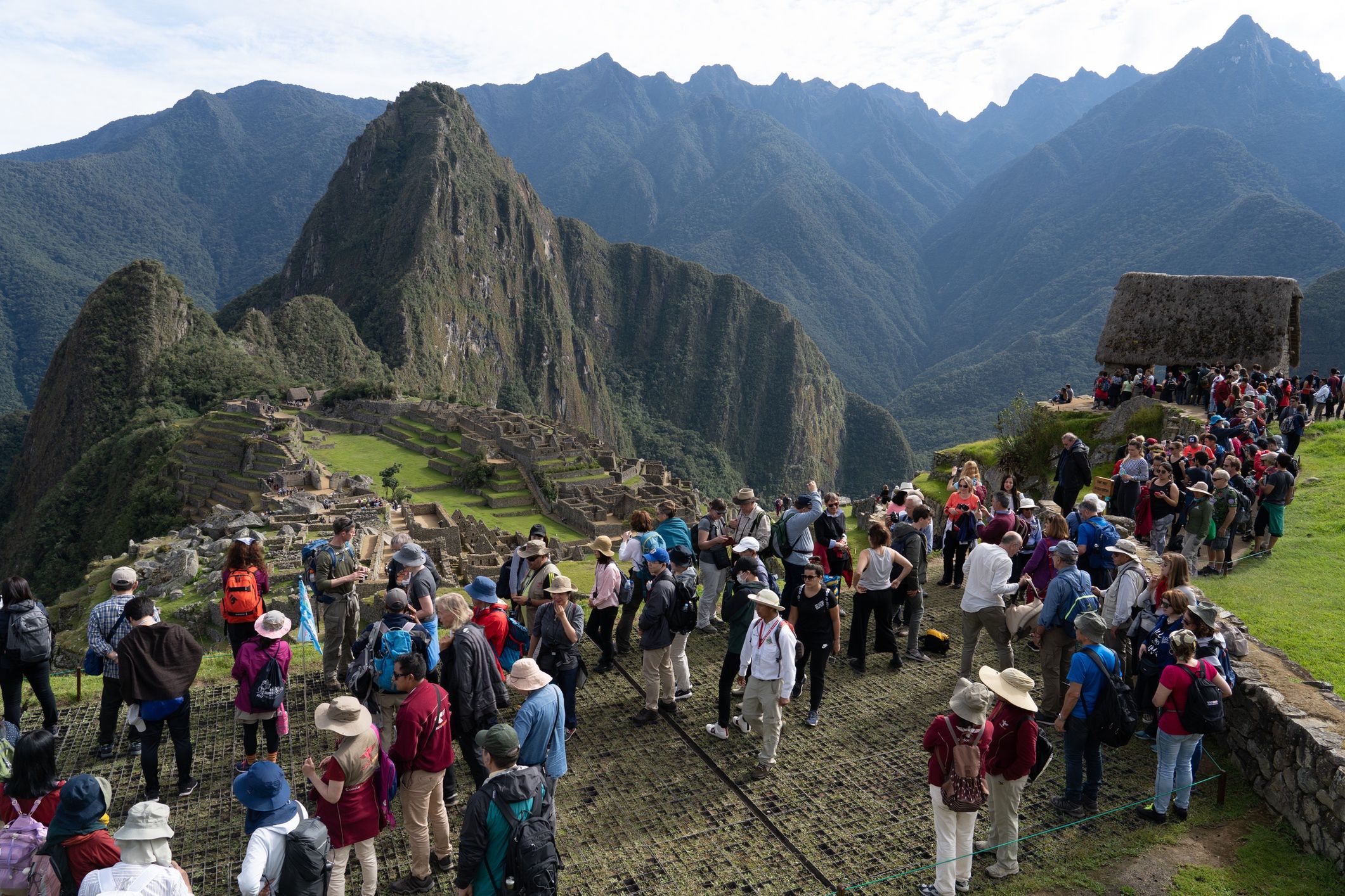 Tłumy turystów odwiedzają Machu Picchu każdego dnia 