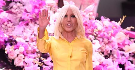 Donatella Versace po prawie 30 latach REZYGNUJE ze stanowiska dyrektor kreatywnej! Wiadomo, kto ją zastąpi