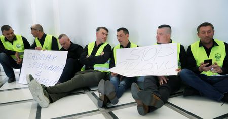 Protest rolników w Sejmie. "Rozpoczynamy strajk głodowy"