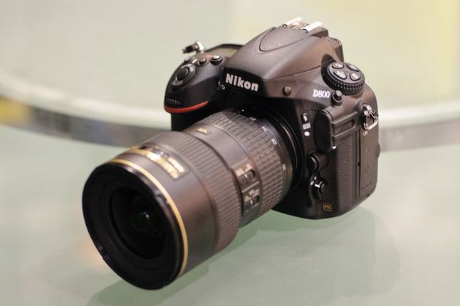 Nikon D800 jest bardzo podobny do D800E.