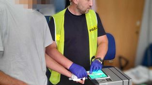Kościerzyn: 36-latek wybił pięścią szybę w sklepie. To nie jego pierwszy wybryk