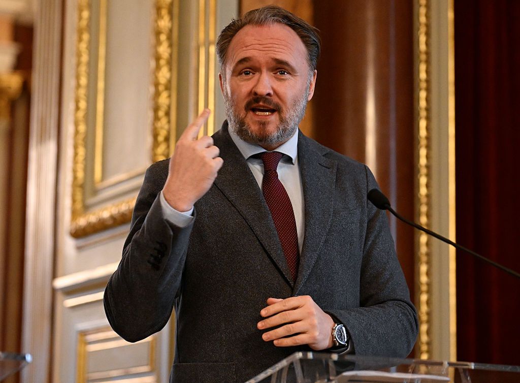 Komisarz UE stanowczo: ani jednej cząstki rosyjskiej energii