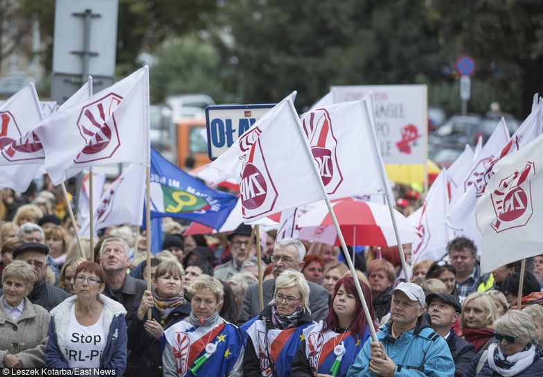 Najliczniej na protestach OPZZ mają stawić się nauczyciele.