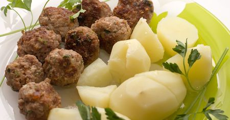 Gotowane grubo mielone mięso wieprzowe (84% mięsa, 16% tłuszczu)