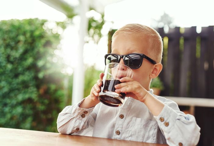Napoje energetyczne nie są dla dzieci. Sprawdź, dlaczego nie mogą ich pić
