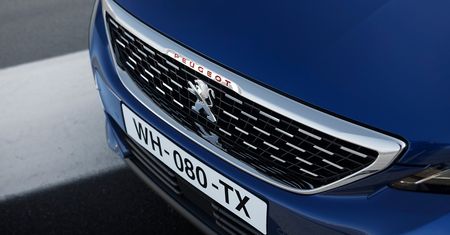 Nowy Peugeot 308 będzie dostępny jako hybryda. Wersja elektryczna jest rozważana